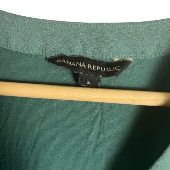 Banana Republic Solid Green Cap Sleeve V-Neck Crepe Popover Blouse Size Small - Picture 4 of 9